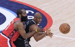 队记：保罗交易离开快船换来的筹码 已经变成了现在的哈登&科林斯