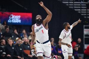 🤬啥东西啊!快船上半场三分球合计14中1&命中率7% 太阳22中10